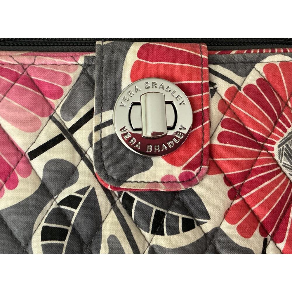 Vera Bradley RFID Turnlock Zip Around Wallet (light Stain See Last Picture)